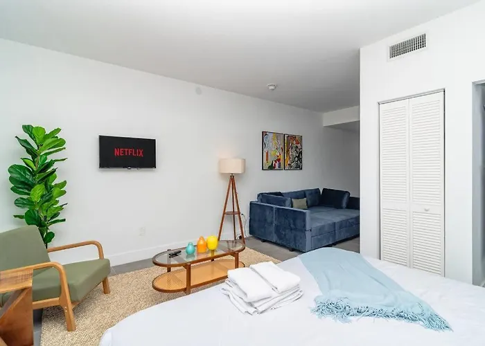 King Bed Brand New Oasis Minutes To Brickell